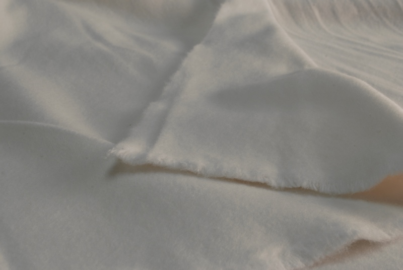 Sottotovaglia in panno bianco di puro cotone bordata con elastico Misura  Cm. 120x180